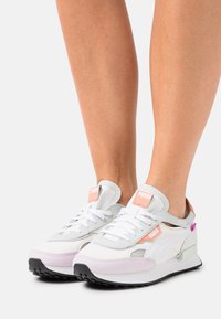 Sneakers Future Rider Cut - Out Wns Multicolore